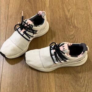 Under Armour Women's White and Pink Sneakers size 9.5